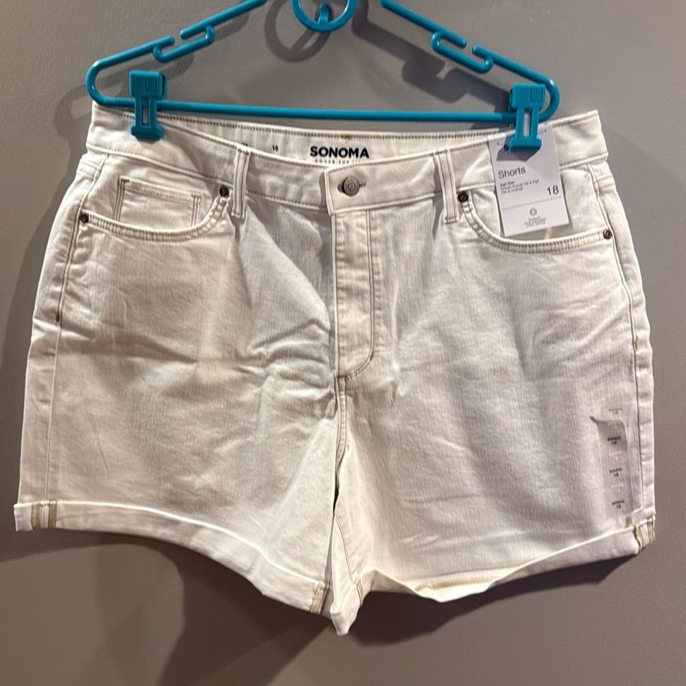 NWT Sonoma plus size 18 white ivory denim jean shorts. High rise. New.